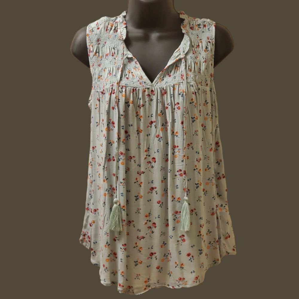 Rewind Sage/Light Green Sleeveless Floral Blouse Small
